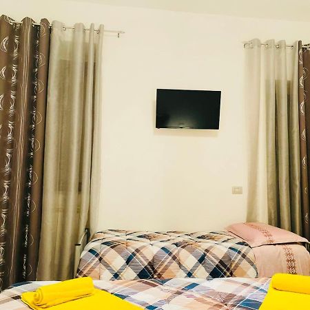 Апартаменти Casa Dei Fiori 3 Сомма-Ломбардо Екстер'єр фото