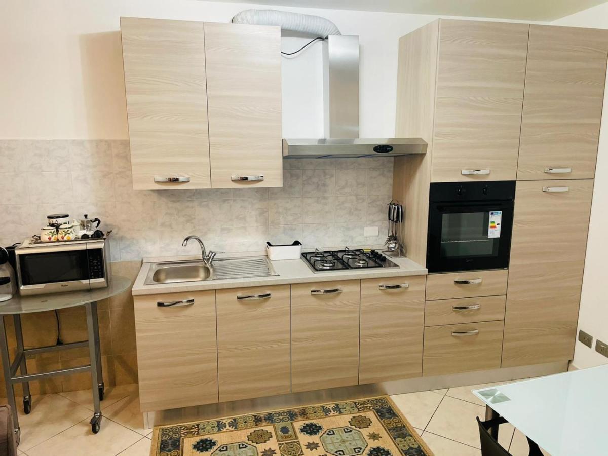 Апартаменти Casa Dei Fiori 3 Сомма-Ломбардо Екстер'єр фото
